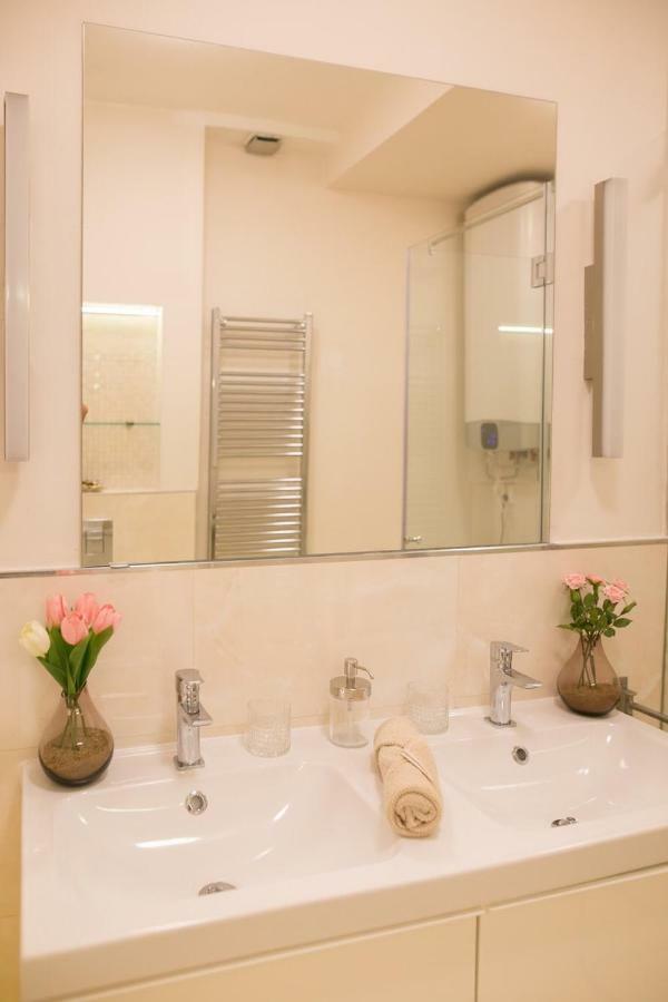 Panni Luxury Apartment Next To Gozsdu Garden Budapest Kültér fotó